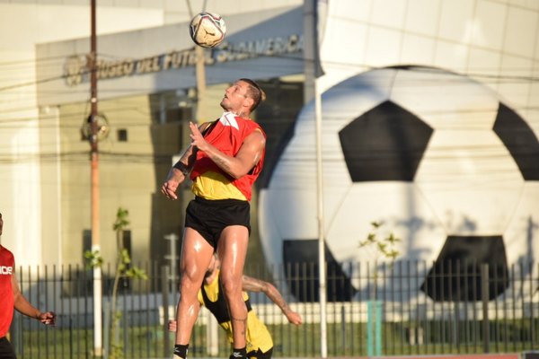 El monto que Guaraní pagó por Benítez y Bobadilla a Argentinos Juniors