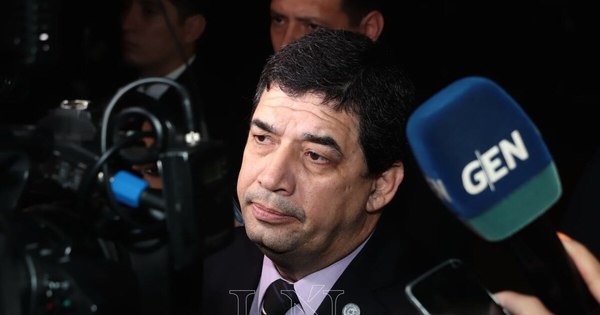La Nación / Velázquez rechaza que Concordia Colorada influya en la permanencia de la FGE