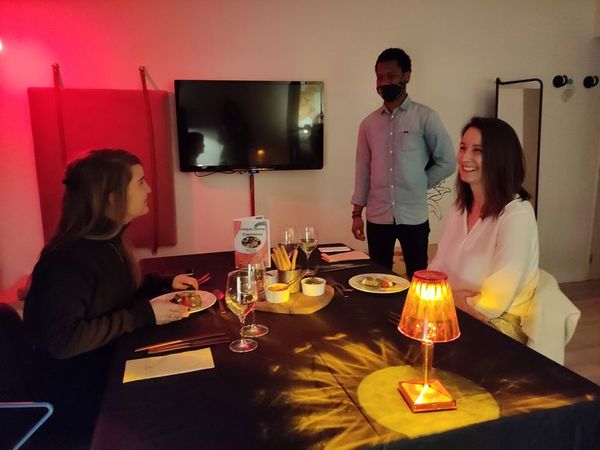 Ir a cenar a una habitación de hotel o cómo reinventarse en tiempos de covid - Mundo - ABC Color