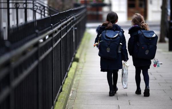 Oxford inmunizará a niños con la AstraZeneca, para ampliar los estudios sobre la dosis