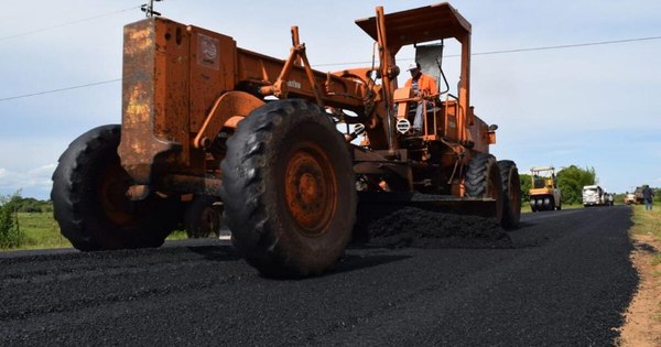 La Nación / Arrancó pavimentación asfáltica de ruta Corateí-Yabebyry tras décadas de aislamiento