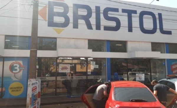 Denuncian que Bristol pagó G. 32.000 por un mes de trabajo
