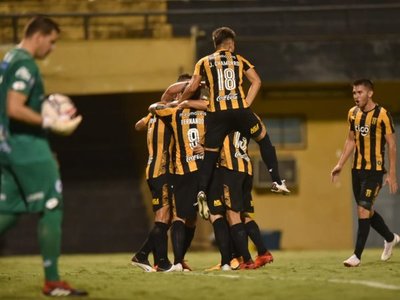 La pegada y eficacia de Guaraní tumban al 12 de Octubre