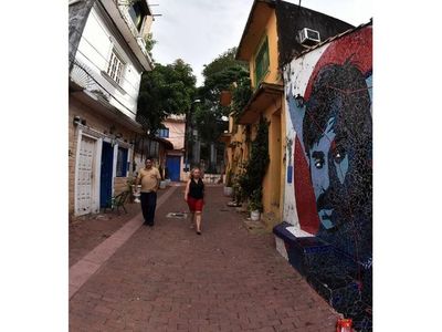 “Es necesario integrar los  barrios  excluidos  a la ciudad capital”