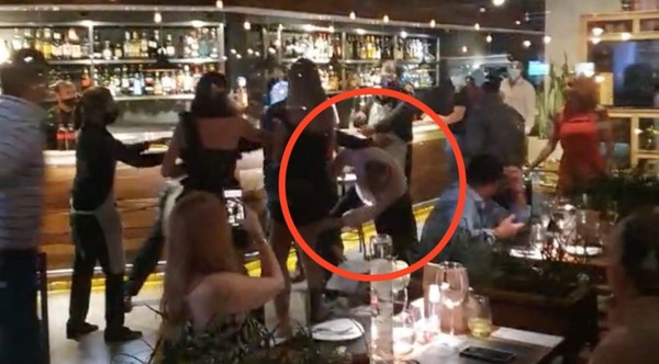 La pelada de su vida: sacan del bar a Villamayor a puñetazos - Noticiero Paraguay