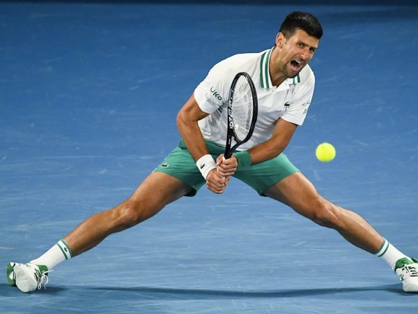 Djokovic logra su victoria 300 en Grand Slam con dolor