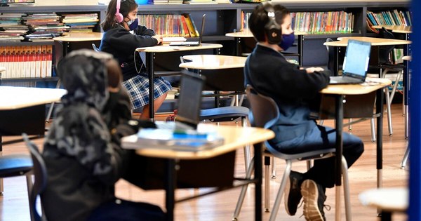 La Nación / Autoridad sanitaria de EEUU insta a reabrir las escuelas