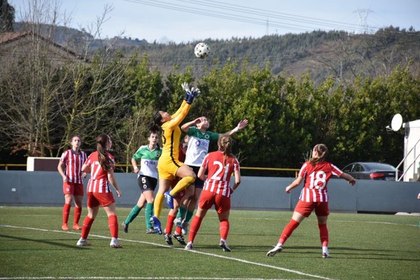 Doblete de una histórica paraguaya al Atlético de Madrid