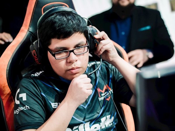 Gamer boliviano piensa que su país no destaca en eSports por internet lento
