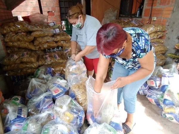 Entregan kits de alimentos a trabajadoras en Central y Cordillera