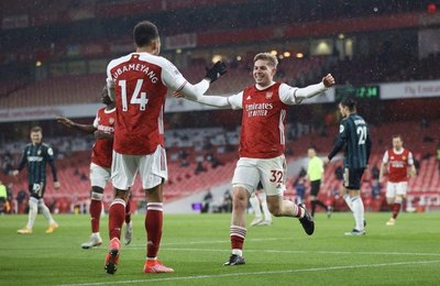 Arsenal vuelve al triunfo goleando al Leeds de Bielsa
