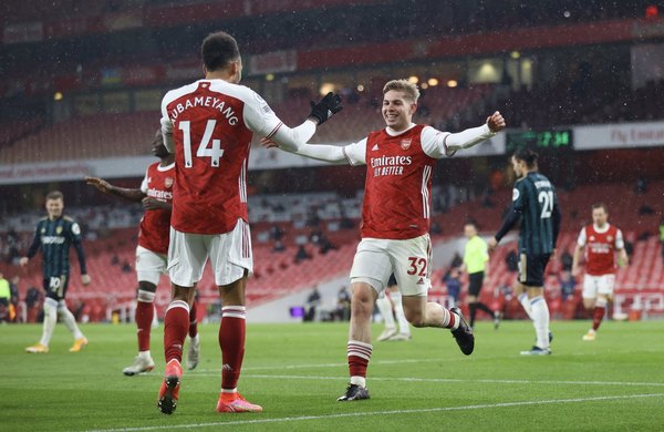 Arsenal vuelve al triunfo goleando al Leeds de Bielsa