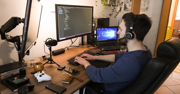 La Nación / Sol e internet de banda ancha: el teletrabajo da alas a los “nómadas digitales”