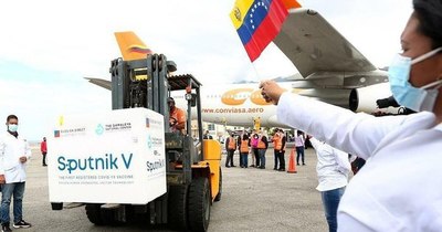 La Nación / Llega a Venezuela primer lote de 100.000 vacunas rusas