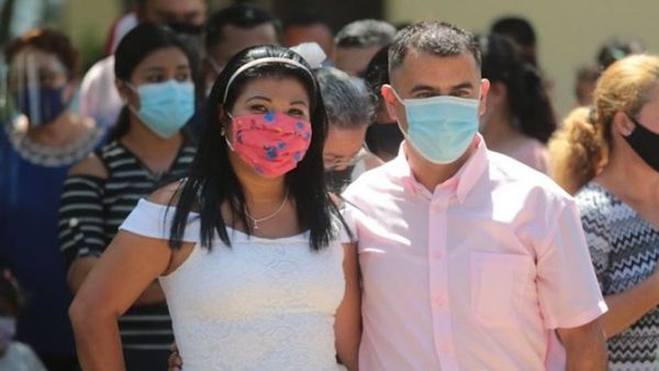 Nicaragua: 400 parejas se casan en boda masiva pese a COVID