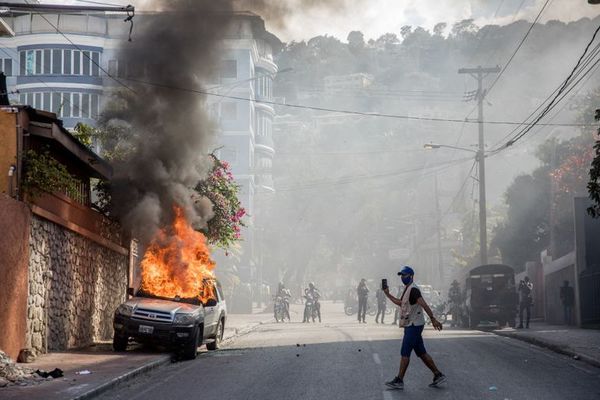 Miles de manifestantes denuncian en Haití el peligro de una nueva dictadura - Mundo - ABC Color