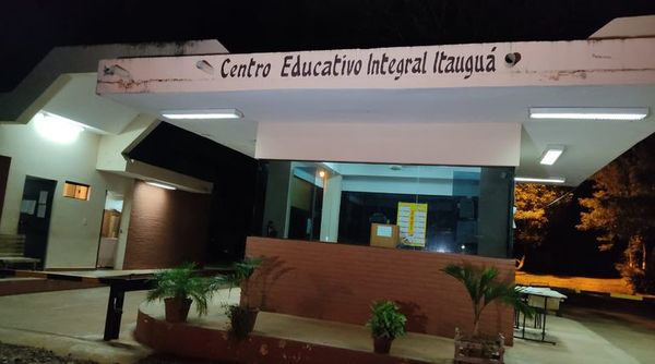Internos quemaron colchones en Itauguá - Noticiero Paraguay