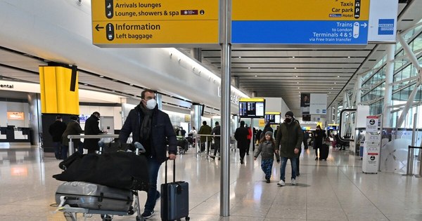 La Nación / Reino Unido blinda sus fronteras dejando fuera a residentes sin dinero