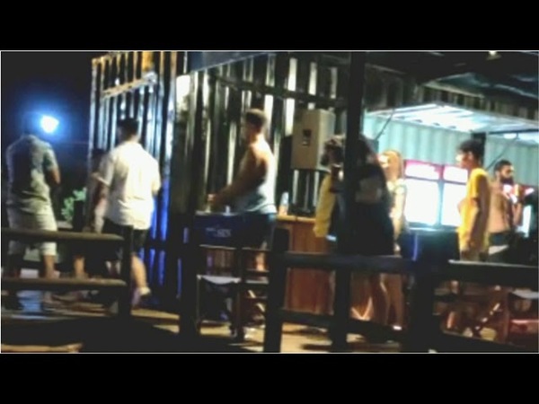 POLICIAS ''AGUARON' LA FIESTA DE JÓVENES EN UN PARADOR DE LA PLAYA MBOI KA'E