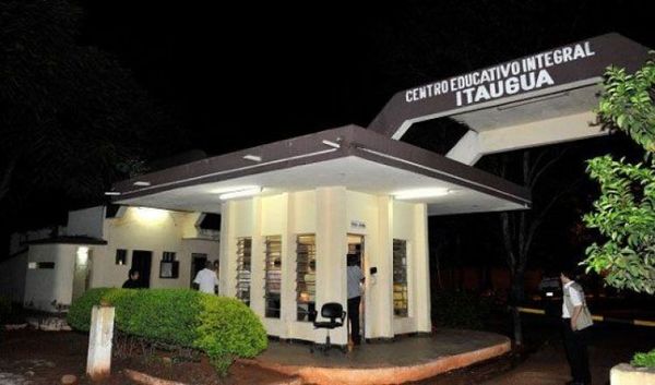 Reportan amotinamiento de internos en Centro Educativo de Itauguá
