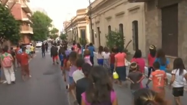 Nativos de Caaguazú marchan exigiendo tierras - Nacionales - ABC Color