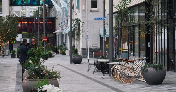 La Nación / Nueva Zelanda confina su mayor ciudad por variante británica
