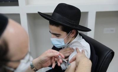 HOY / Casos sintomáticos de COVID-19 cayeron un 94% entre los vacunados con dos dosis en Israel