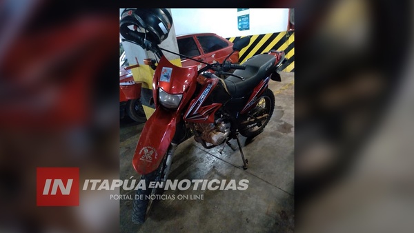 HURTAN MOTOCICLETA EN LLANTA DE UNA BOMBERA