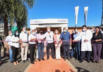 Alto Paraná inaugura tres USF y fortalece seguridad ciudadana con nuevas patrulleras | .::Agencia IP::.