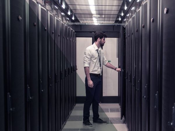 Fortaleza aumenta su tecnología con Tigo Data Center - Empresariales - ABC Color