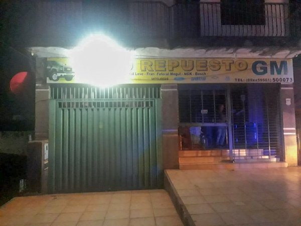 Roban millonario monto de una casa de repuestos en el Este