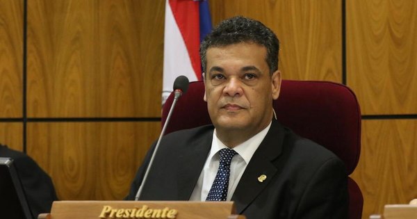 La Nación / Se retrasa llegada de Robert Acevedo al Ineram por desperfecto en la ambulancia