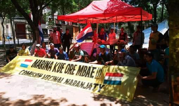 Marina Kue: Instalan carpa de resistencia en la Plaza de Armas - Noticiero Paraguay