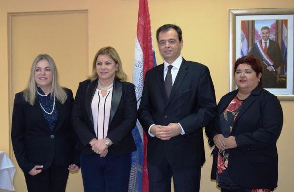 ¡Lamentable! Viceministra de la Mujer trata de "mujerines" a quienes no comparten postura del Ministerio - Megacadena — Últimas Noticias de Paraguay