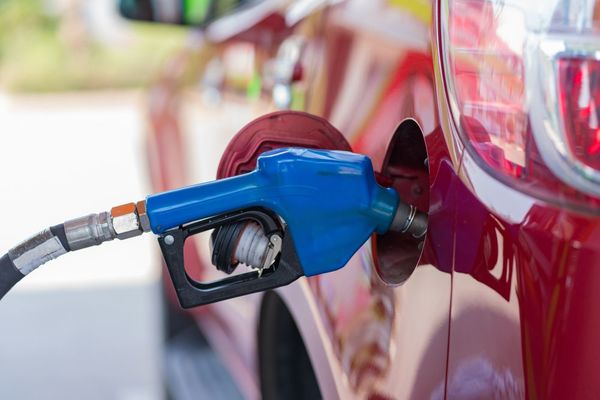 Confirman suba de G. 400 en precio de combustibles y empiezan a prever efectos - MarketData