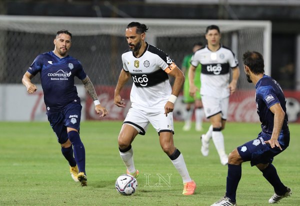 Troadio elogió a Mendoza y habló sobre la problemática del campo de juego