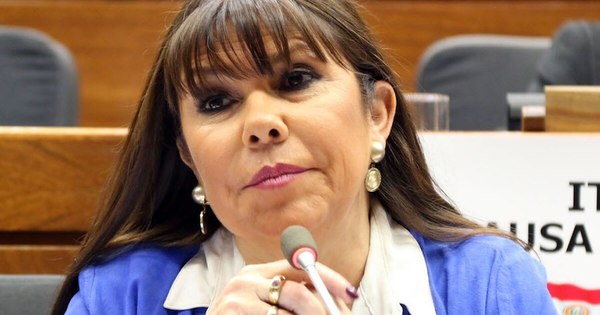 La Nación / Legisladoras repudian selectividad del Ministerio de la Mujer