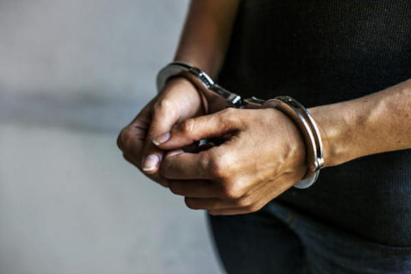 Joven fue detenido por golpear a su padre - Noticiero Paraguay