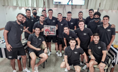 HOY / Entregan a Silva reconocimiento por su actuación en la Libertadores
