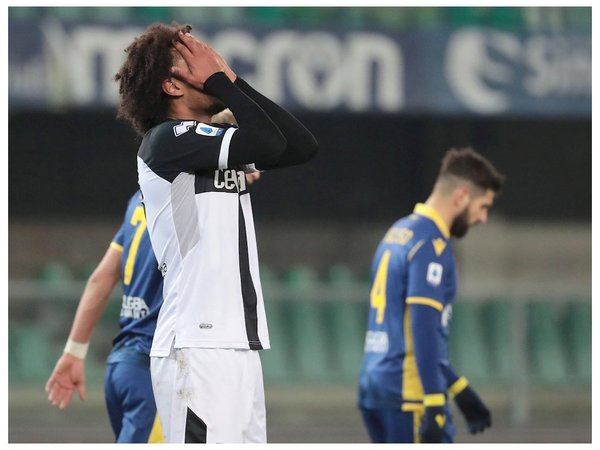 El Verona prolonga la crisis de un Parma en pleno descenso