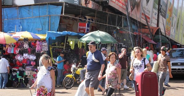 La Nación / Comercio fronterizo: ofrecen 50% del salario mínimo a formales y G. 500.000 a informales