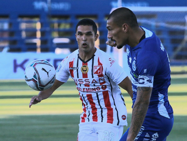 Con polémico VAR Sol de América y River Plate empataron 1-1.