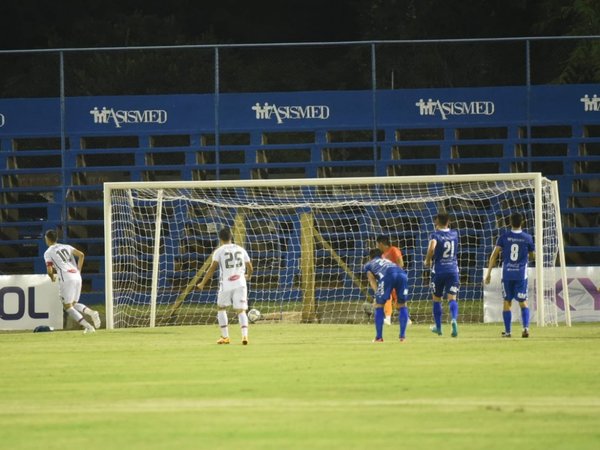 Dirigente solense explota tras el bochornoso penal