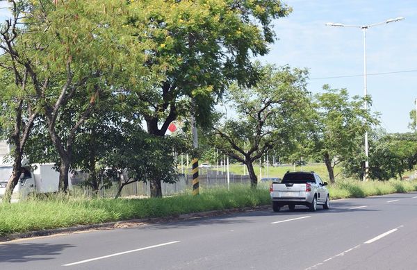Mugre y baches dan “bienvenida” a los viajeros - Nacionales - ABC Color