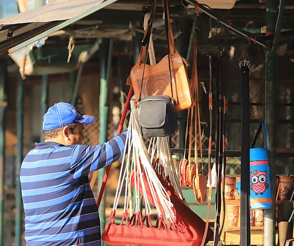 Hacienda y comerciantes de frontera acuerdan una propuesta alternativa | .::Agencia IP::.