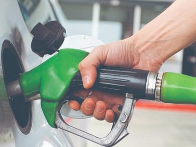 Amóntema el combustible: subió G. 400 y no descartan subir más en unos meses