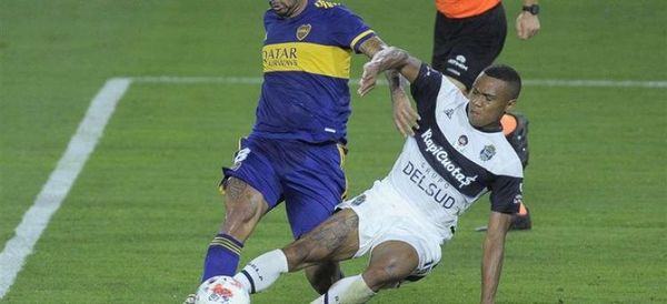 Cardona salva a Boca y River pierde en el arranque del torneo argentino