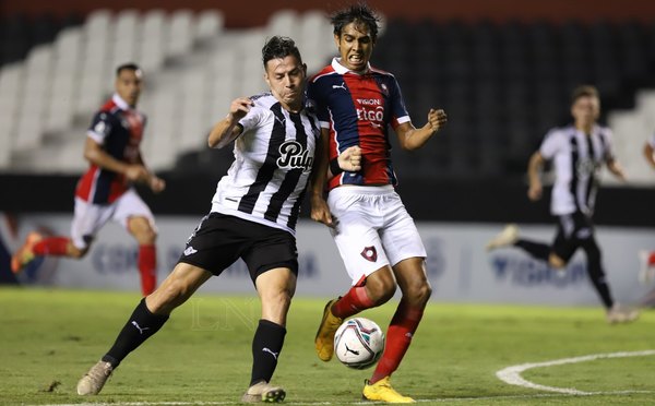 Las dos jugadas muy cuestionadas por Cerro