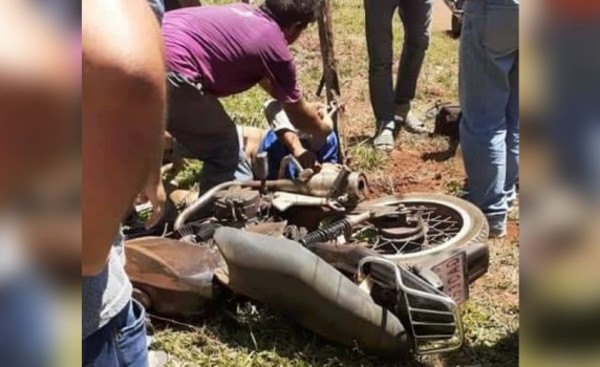 Arrollamiento deja a joven motociclista fallecido
