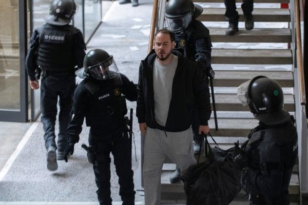 España: Detienen a rapero condenado por tuitear contra la monarquía | OnLivePy